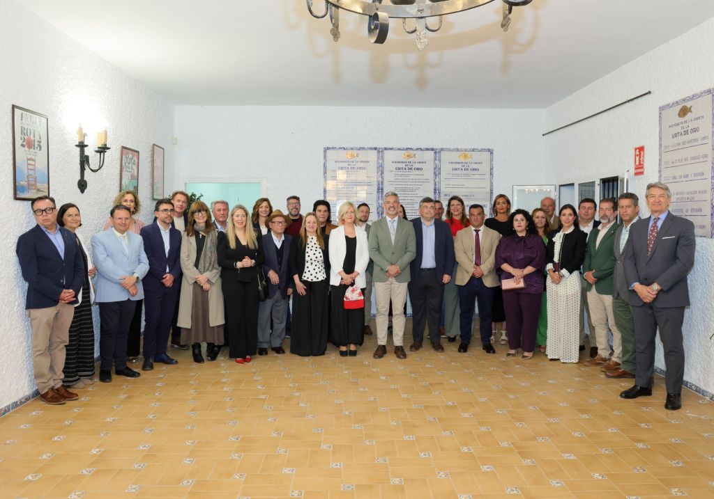 Miembros de la orden de la Urta de Oro durante el anuncio de la Urta de Oro 2026_fuente Ayto de Rota