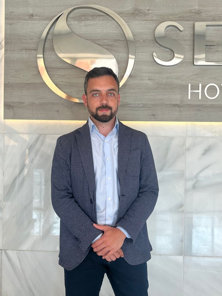 Foto de la incorporaci&oacute;n de Roberto Pascual Bl&aacute;zquez como nuevo Analista de Expansi&oacute;n y Desarrollo en Senator Hotels & Resorts en 2026