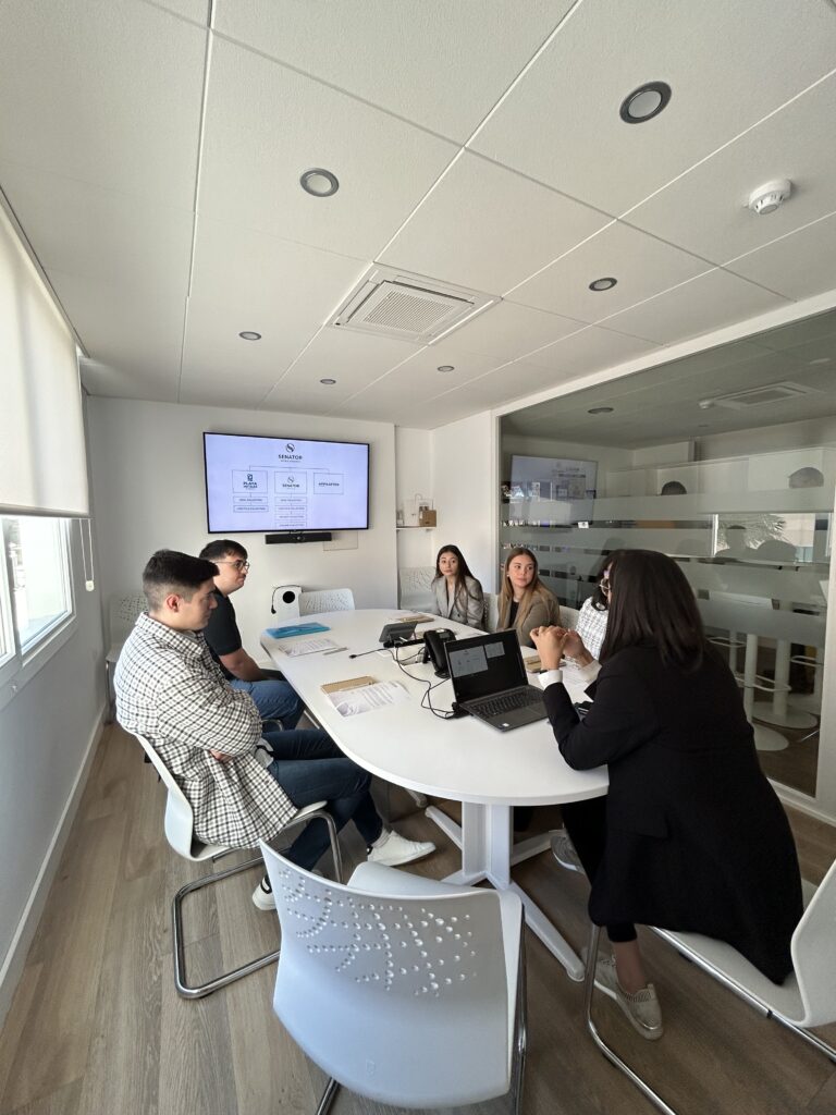 ¡Bienvenidos a Senator! Comienzan las Becas D-UAL 2024 con prometedores talentos - Senator Hotels & Resorts