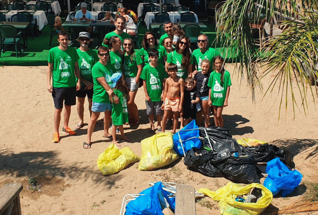 Voluntarios de Senator Hotels &amp; Resorts limpian la playa de Punta del Moral - Senator Hotels &amp; Resorts